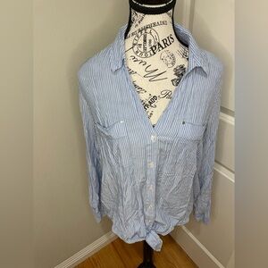 Jones New York Size Large Tie front blouse